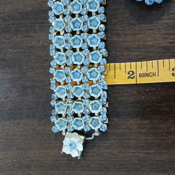 Bracelet and Clip Earring Set Goldtone and Blues - Picture 4 of 14